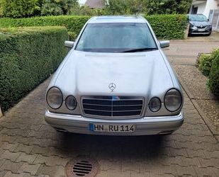 Mercedes-Benz E 230 Gebrauchtwagen