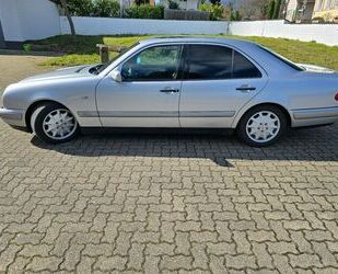 Mercedes-Benz E 320 Gebrauchtwagen
