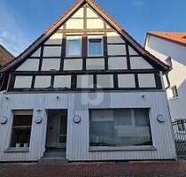 FACHWERKCHARME MIT GEWERBE - 135.000,00&nbsp;EUR Kaufpreis, ca.&nbsp; 245,00&nbsp;m&sup2;&nbsp;Wohnfl&auml;che in Bad Münder am Deister (PLZ: 31848)