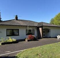 VILLA IM GRÜNEN, KOI ZUCHT, SCHWIMMBAD & SAUNA - Beckingen