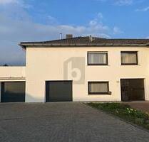 PERFEKTES ZUHAUSE: 6 ZIMMER, 2 CARPORTS, 2 GARAGEN - Felsberg