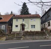FAMILIENFREUNDLICH MIT GARTEN - 63.000,00 EUR Kaufpreis, ca.  145,00 m² Wohnfläche in Schleusegrund (PLZ: 98667)