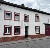 FAMILIENDOMIZIL, RENOVERIT, DOPPELGARAGE - Dreis