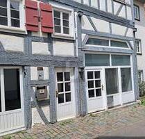 ATTRAKTIVE FLÄCHE MIT CHARME - 1.140,00 EUR  pro  Monat Kaltmiete, ca.  135,00 m² in Herrenberg (PLZ: 71083)