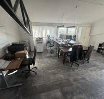 NEUWERTIGES ARBEITSUMFELD - 1.300,00 EUR  pro  Monat Kaltmiete, ca.  150,00 m² in Erkheim (PLZ: 87746)