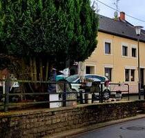 EHEMALIGES WOHN- UND GESCHÄFTSHAUS - Herforst