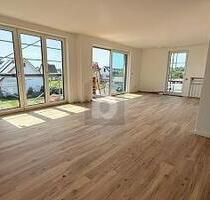 LICHTDURCHFLUTET WOHNEN MIT BALKON & AUFZUG - Achern