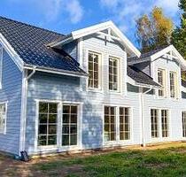 EXKLUSIVE DOPPELHAUSHÄLFTE IN RUHIGER SEENÄHE - Bosau