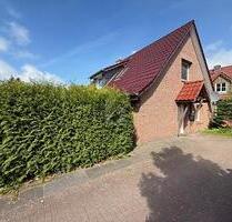 FAMILIENNEST IN RUHIGER LAGE - 276.000,00 EUR Kaufpreis, ca.  130,00 m² Wohnfläche in Schlotfeld (PLZ: 25551)