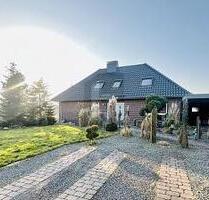EBENERDIGES WOHNJUWEL AM SEE - 1.700,00 EUR  pro  Monat Kaltmiete, ca.  140,00 m² Wohnfläche in Schierensee (PLZ: 24241)