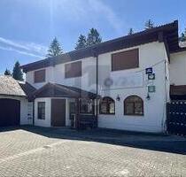 PERFEKTE KOMBINATION AUS WOHNEN UND ARBEITEN - Zimmern unter der Burg