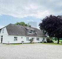 WOHNEN BEI DEN PFERDEN - 799.000,00 EUR Kaufpreis, ca.  280,00 m² Wohnfläche in Oldersbek (PLZ: 25873)