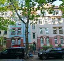 Diskret vermarktet: Altbau-MFH mit ca. 220 m² Wfl., 4 WE & Ausbaupotenzial – Faktor ca. 20 - Berlin