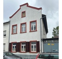 Stadthaus in Frankfurt-Fechenheim mit 2 Wohnungen zum Verkauf angeboten - Frankfurt - Fechenheim Fechenheimn
