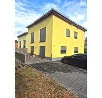 Zeitgemäße DHH mit Pultdach, Wärmepumpe & Terrasse – Attraktive Anlagechance in Wartenberg-Rohrbach