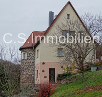 Charme trifft Charakter: Aufwendig saniertes Einfamilienhaus mit Türmchen und Gartenidylle - Meißen