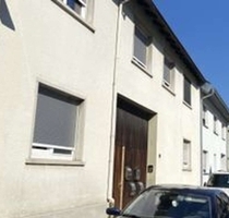 °°° MEHRFAMILIENHAUS MIT 4 WOHNUNGEN, 3 GARAGEN, GARTEN UND AUSBAUPOTENZIAL °°° - Dettenheim