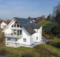 Gegen Gebot: Haus mit 11 Zimmern auf ca. 472 m² Wohnnutzfläche - zwei Einheiten zzgl. ELW - Eching