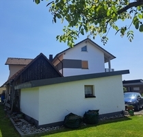 Charmantes Zweifamilienhaus mit großem Garten, in freier Natur, nahe der Universitätsstadt Kronach - Kronach-Glosberg