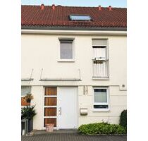 Provisionsfrei* Maintal-Bischofsheim (Spessartstr.): Neuwertiges, modernes RMH in ruhiger Lage