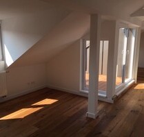 Top 3-Zimmer-DG-Wohnung mit Loggia und KFZ-Stellplatz Nbg-Schweinau - Nürnberg
