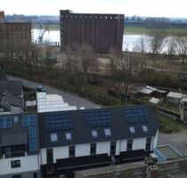 Provisionsfrei* Hochwertiger Neubau Mittelhaus mit PV 10,4 KW integrierter Garage 185 m2 Wohnfläche - Duisburg