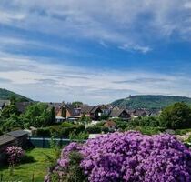 Zu vermieten - Porta Westfalica Neesen: Helle 2 Zimmer Wohnung mit Balkon und PKW - Stellplatz