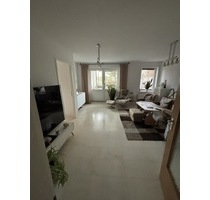 Große 2 Zimmer Wohnung - 1.155,00 EUR Kaltmiete, ca.  72,00 m² Wohnfläche in Berlin (PLZ: 13055)