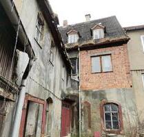 ObjNr:19221 - Sanierungsbedürftiges Mehrfamilienhaus in exponierter Lage in Nähe der Stadtverwaltung - Penig