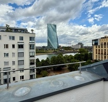 Exklusive Dachwohnung mit Skyline- und Mainblick im Deutschherrnviertel von Sachsenhausen - Frankfurt am Main