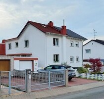 Dreieich: Mehrgenerationenhaus mit Traumgrundstück in Randlage!