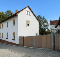 Eschborn: Erfüllen Sie sich Ihren Traum in einzigartiger Ruhelage von Niederhöchstadt!