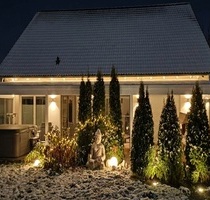 Schmitten: Leben im Grünen im Niedrigenergiehaus! EFH mit 100m² großer ELW in Top-Waldrandlage