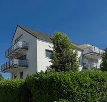 Eschborn: Einfach zum Wohlfühlen!! Attraktive und großzügige DG-Wohnung