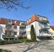 HORN IMMOBILIEN++RESERVIERT! Neubrandenburg, gepflegte 2-Raum Eigentumswohnung -vermietet- mit Stellplatz und Balkon
