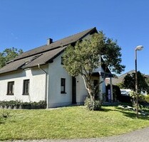 HORN IMMOBILIEN++ Neubrandenburg, tolles Architektenhaus mit 5 Zimmern, EBK, Keller und Carport