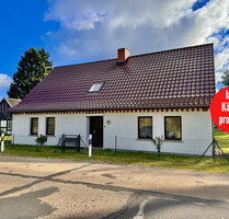 HORN IMMOBILIEN ++ Einfamilienhaus mit Scheune und großem Grundstück in Hintersee