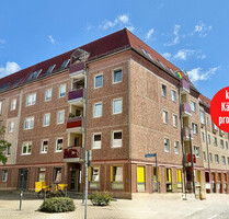 HORN IMMOBILIEN++ Neubrandenburg Zentrum, modernisierte 3-Raum Eigentumswohnung mit Balkon, EBK und weiteren Extras