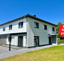 HORN IMMOBILIEN++ Neubrandenburg, große und neuwertige Doppelhaushälfte mit Kamin, EBK, E-Ladestation