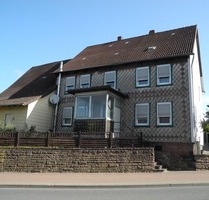 Wohnhaus mit Nebengebäude aber ohne Garten in dörflicher Lage - Einbeck