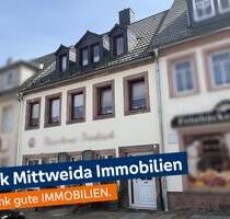Wohnhaus mit Ladengeschäft im Erdgeschoss in zentraler Lage - Rochlitz