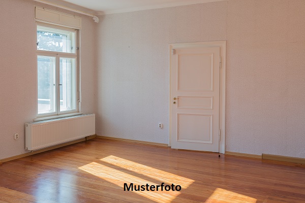 + 4-Zimmer-Wohnung mit Balkon und Stellplatz + - Rietberg