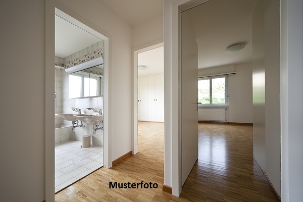 5-Zimmer-Wohnung mit Garage - 469.000,00 EUR Verkehrswert, ca.  139,00 m² Wohnfläche in Gersthofen (PLZ: 86368)