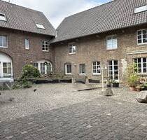 *** WEDOW *** Charmante Maisonettewohnung mit Terrasse im Innenhof - Herzogenrath