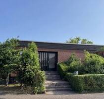 *** WEDOW *** Freistehender Bungalow mit 2 WE, Büro in Hrath! - Herzogenrath