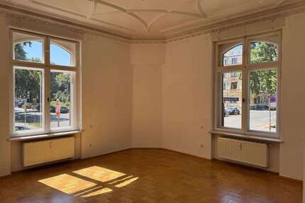 Wohnung zum Mieten in Zwickau 900,00 € 174.25 m²