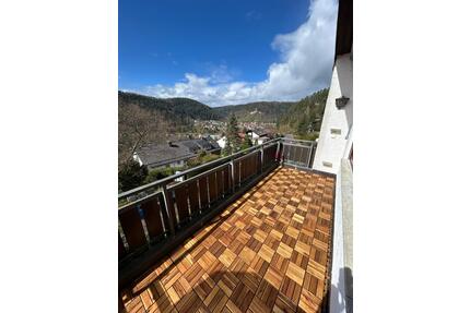 2-Zimmer-Wohnung mit EBK, Balkon & Burgblick in Bad Liebenzell