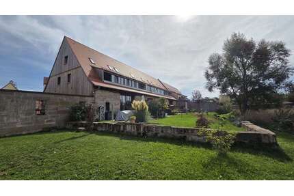 Haus zum Mieten in Veitsbronn 2.160,00 € 196 m²