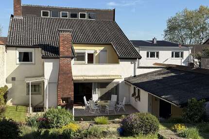 Haus zum Kaufen in Nidderau-Heldenbergen 419.000,00 € 239 m²