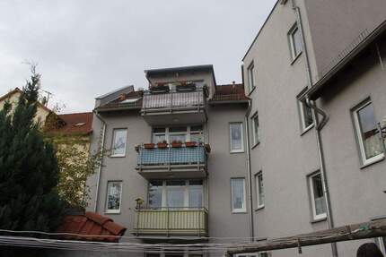 gepflegtes Haus mit 11 Wohnungen BJ1999 mit Aufzug zu verkaufen! - Crimmitschau